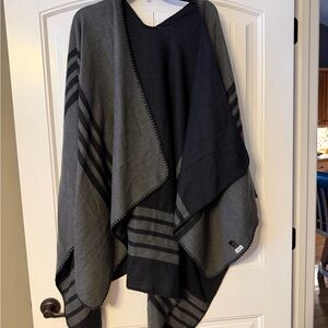 BB Dakota Charcoal and Black Poncho